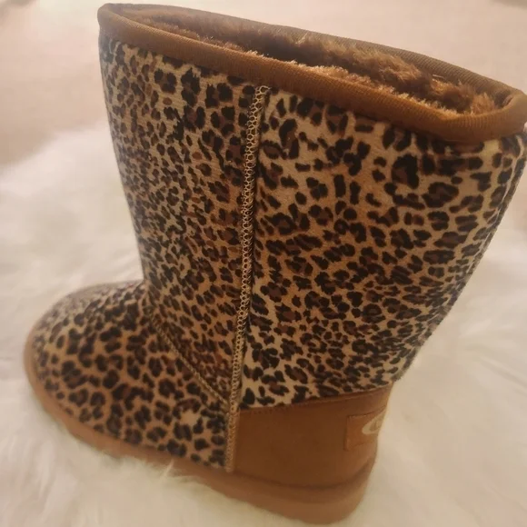 BNIB child's Wi-Fi Fuzzy leopard print boots! - Picture 8 of 11
